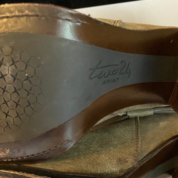 Ariat Two 24 Women's Suede Ankle Boot - Picture 4 of 12